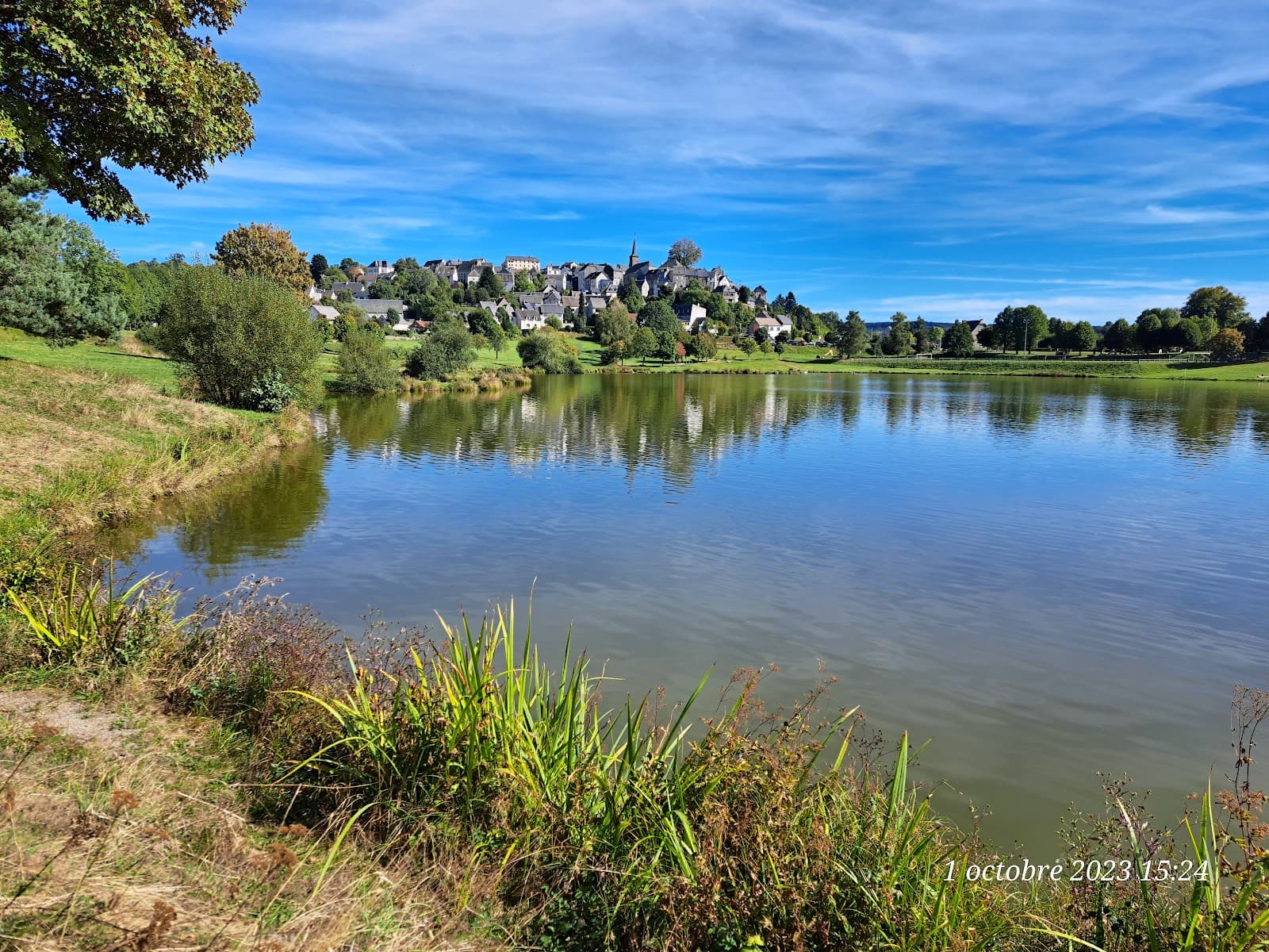 Lac de la Tour-d'Auvergne, La Tour-d'Auvergne (2/5)