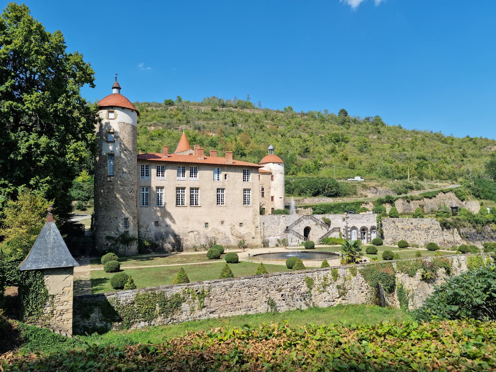 Château de la Batisse, Chanonat (2/5)