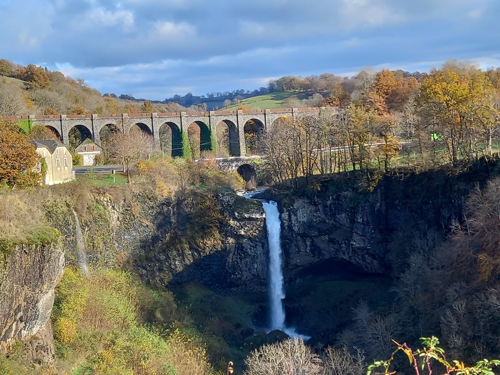 Cascade de Salins, Salins (2/5)