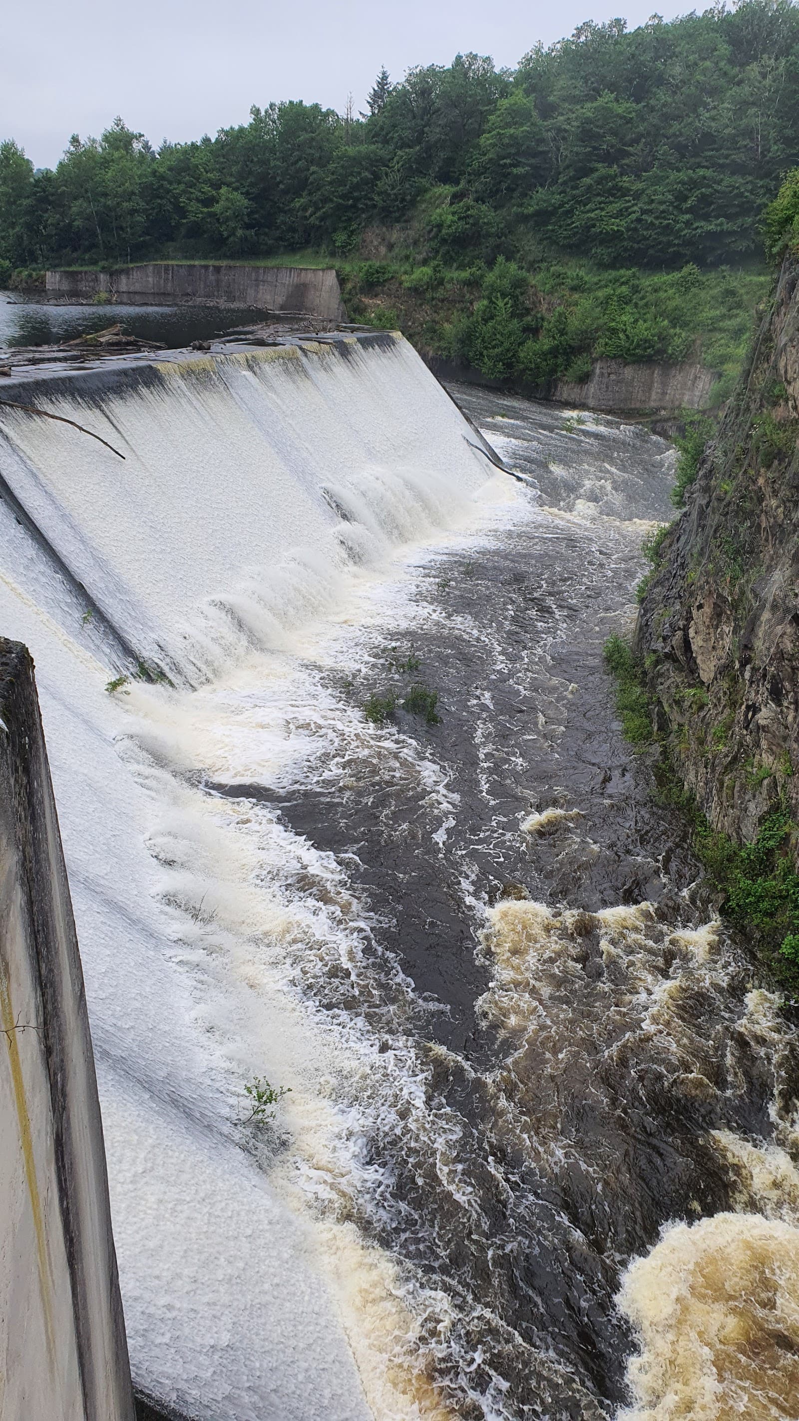 Gorges du Cher et retenue de Rochebut, Mazirat (2/5)
