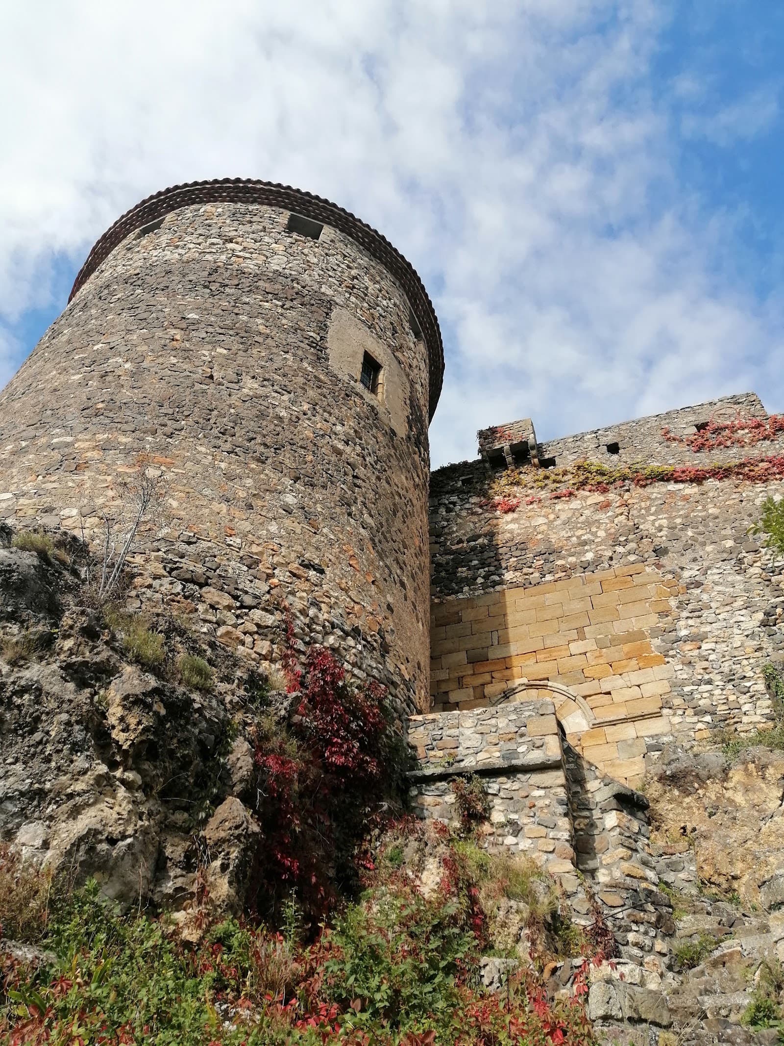 Château de Busséol, Busséol (2/6)
