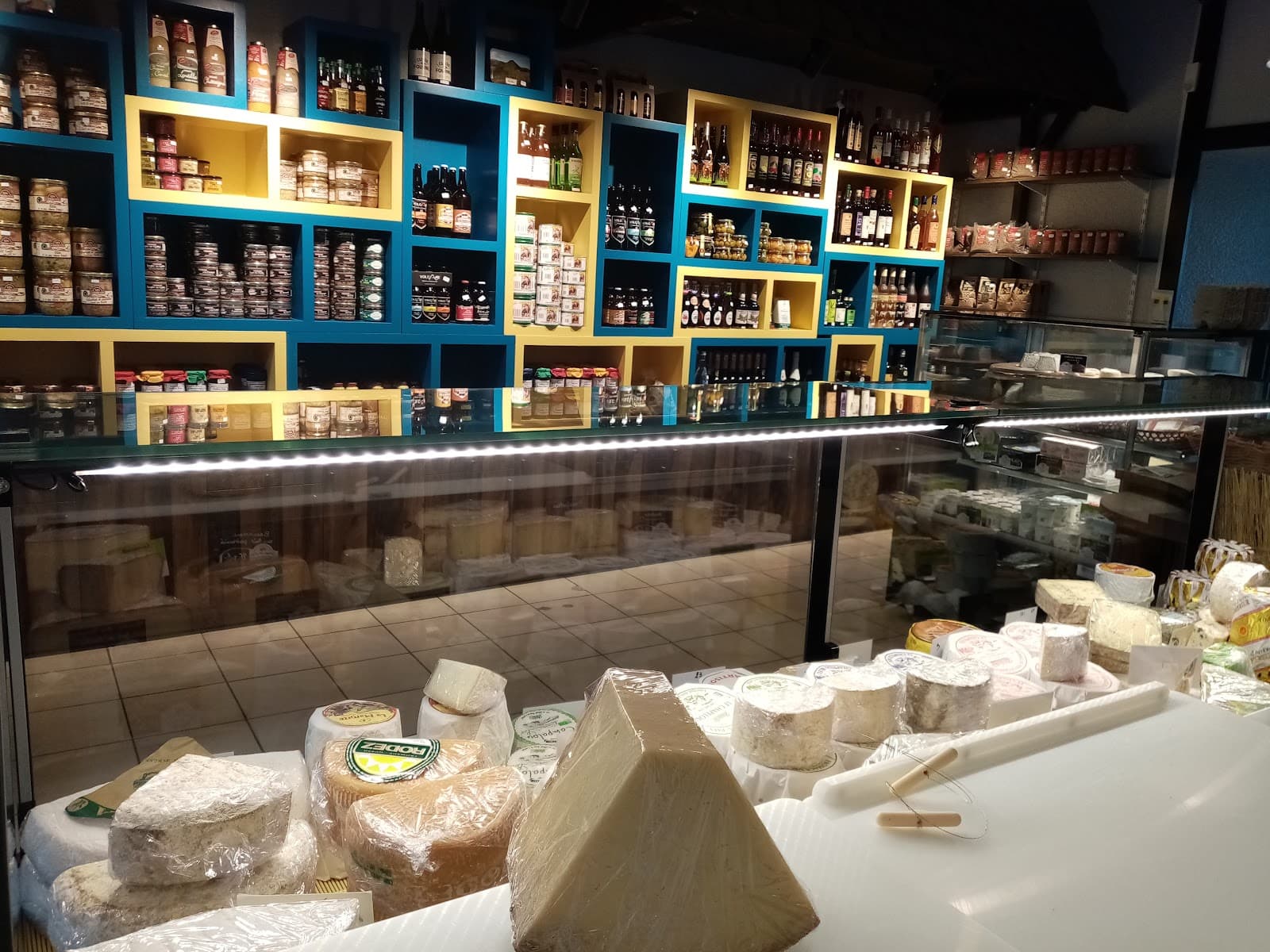 Crémerie des Lacs, Saint-Flour (2/5)