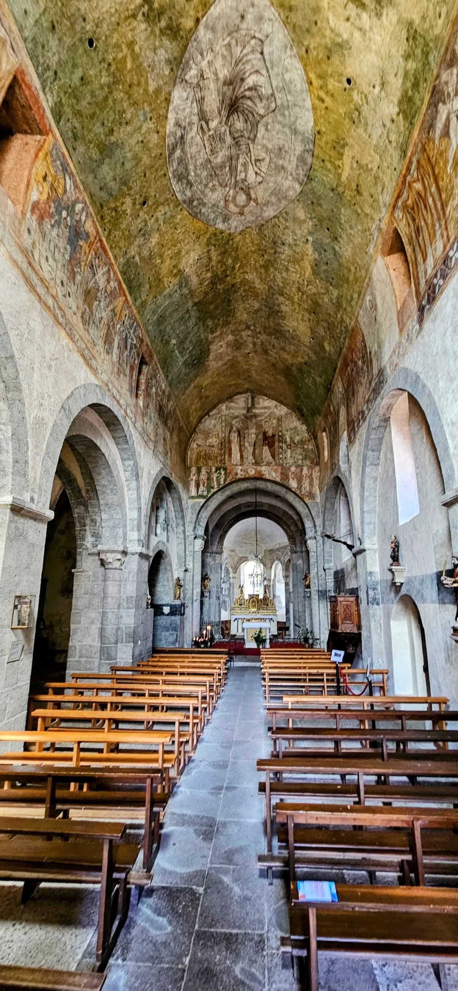 Abbaye de Lavaudieu, Lavaudieu (4/5)