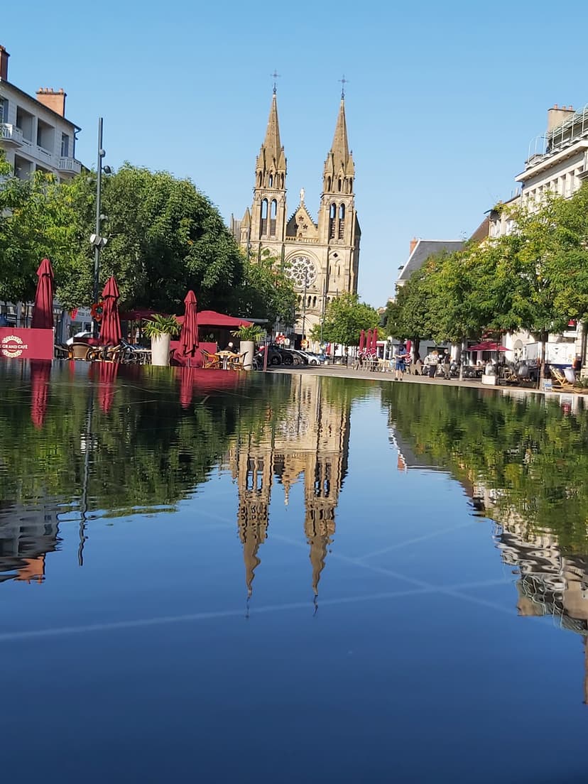 Moulins photo 1