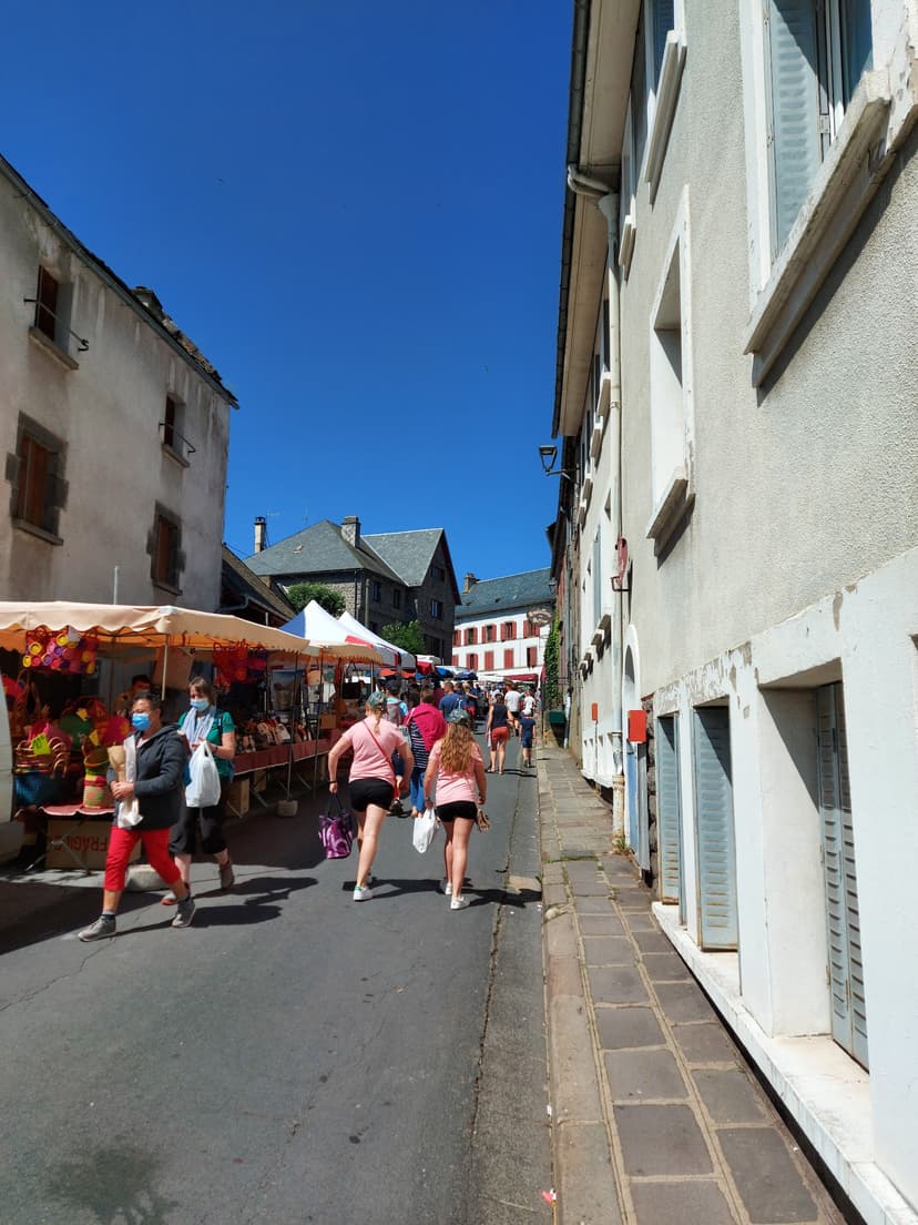 Besse-et-Saint-Anastaise photo 2