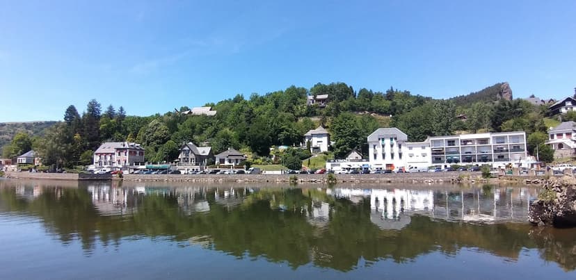 Chambon-sur-Lac photo 1