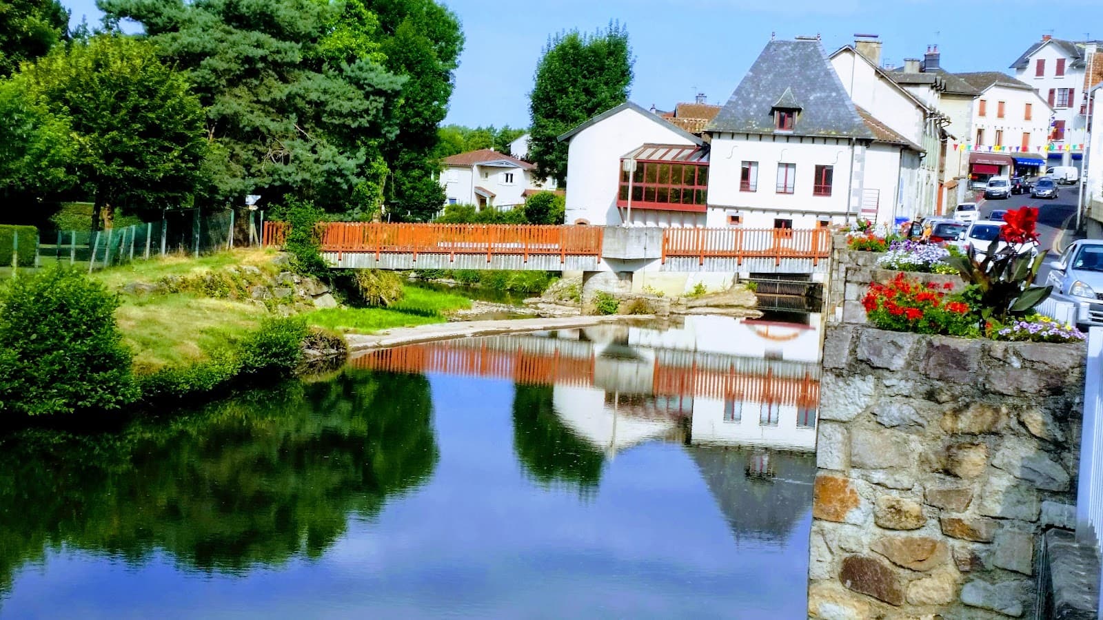 Arpajon-sur-Cère, Cantal