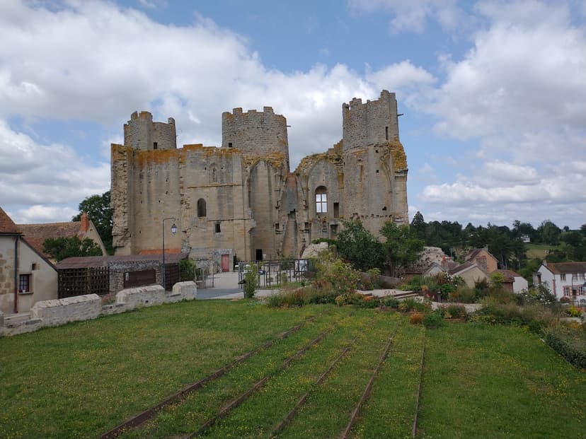 Bourbon-l'Archambault photo 3