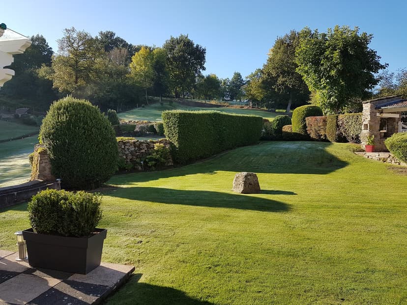 Charbonnières-les-Vieilles photo 2
