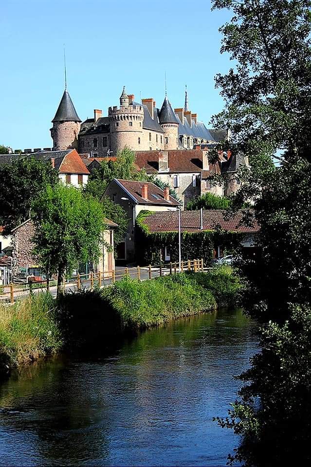 Lapalisse photo 3