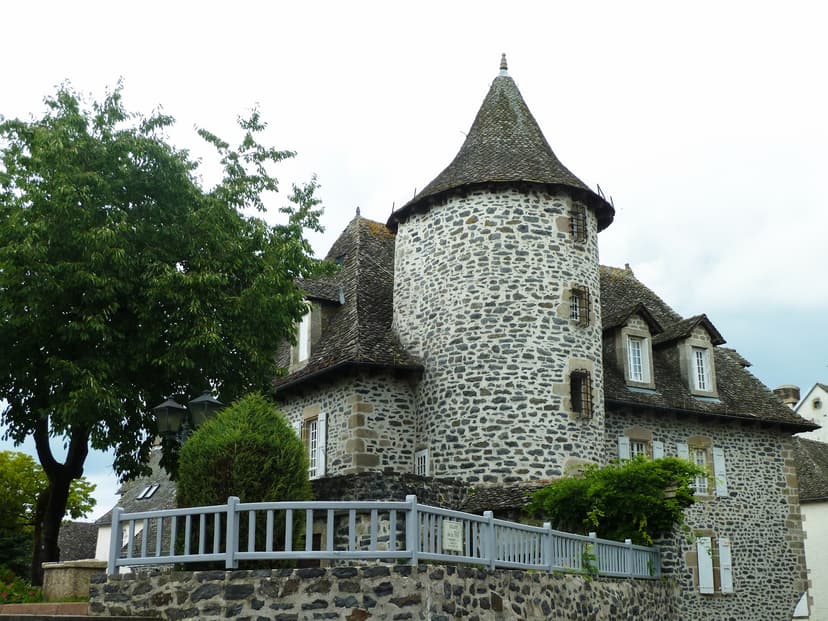 Pleaux photo 2