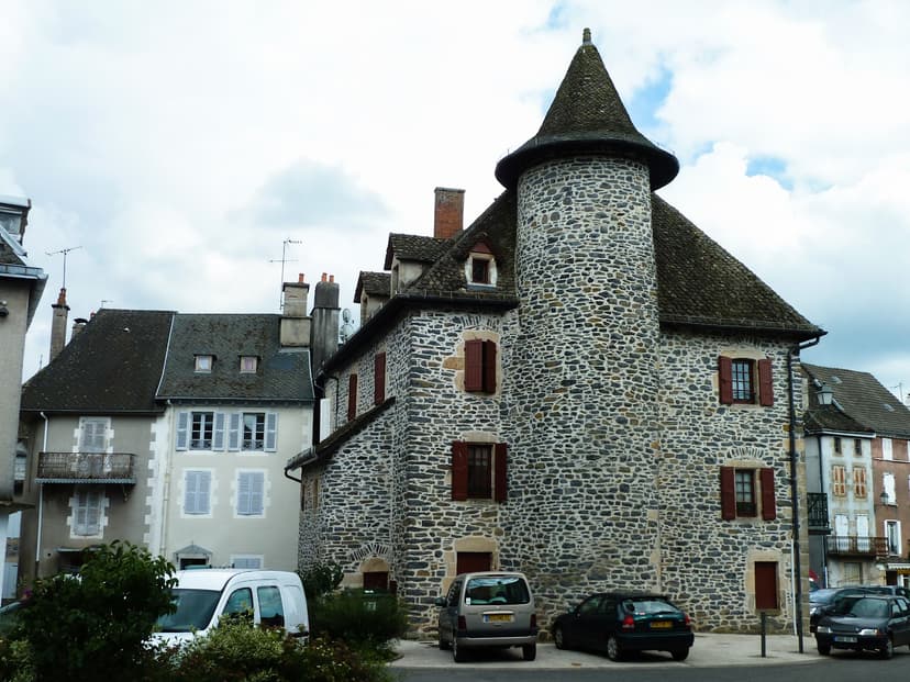 Pleaux photo 3