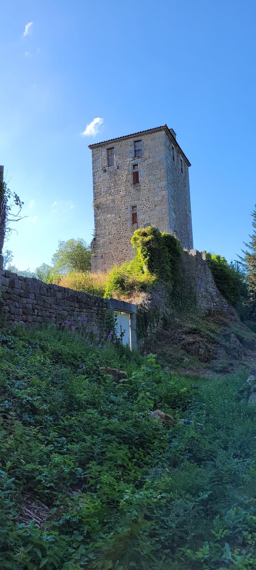 Saint-Anthème photo 1