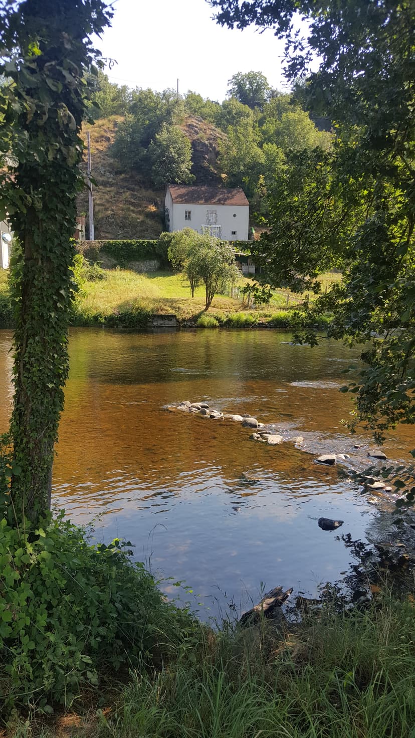 Saint-Gal-sur-Sioule photo 1