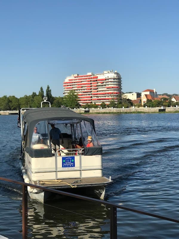 Péniche sur l'Allier (3)