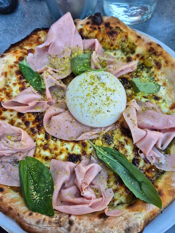 Restaurant Le Numéro Trois Italien pizza (3)