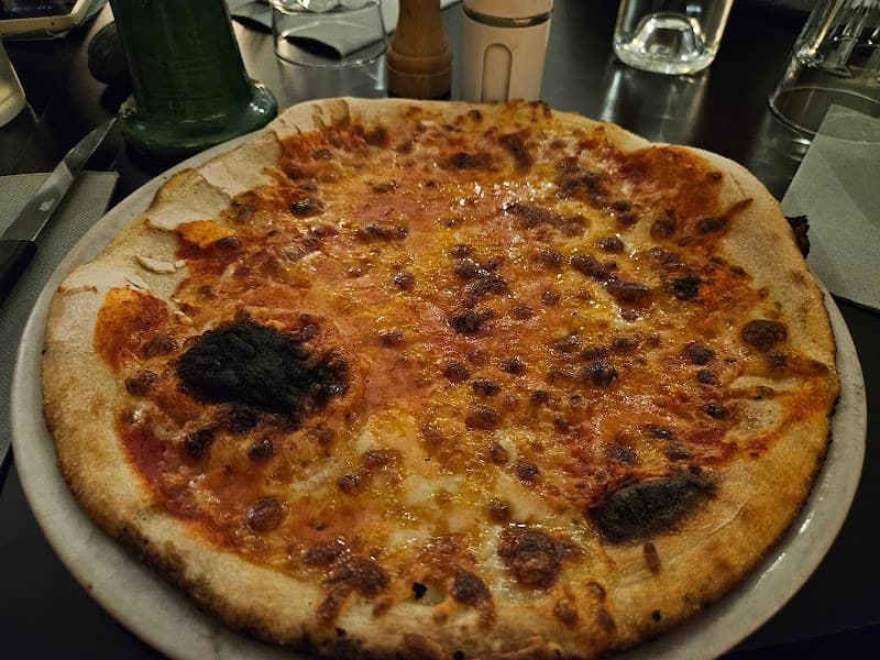 Restaurant Le Numéro Trois Italien pizza (4)