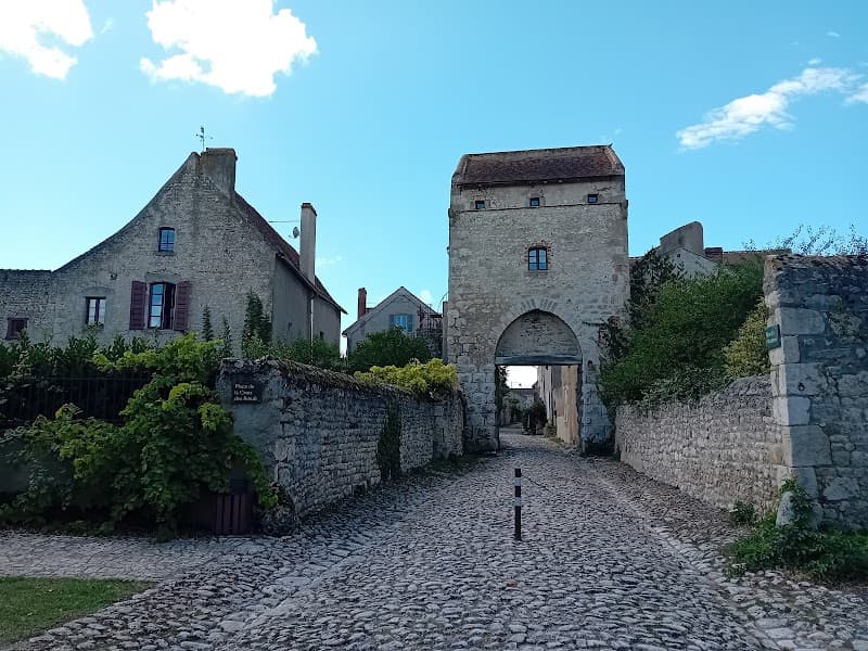Le village de Charroux (Plus Beaux Villages de France) (3)