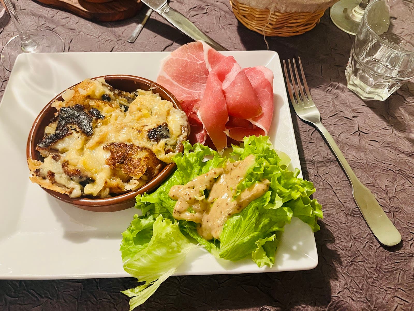 Le Puy de la Lune Restaurant Traditionnel & Gastronomie Auvergnate (4/6)