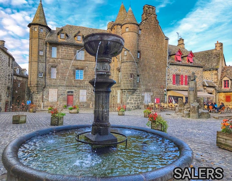 Salers : pourquoi ce village résume tout le Cantal