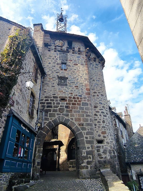 Le Cantal des éleveurs : fermes et fromagers à visiter