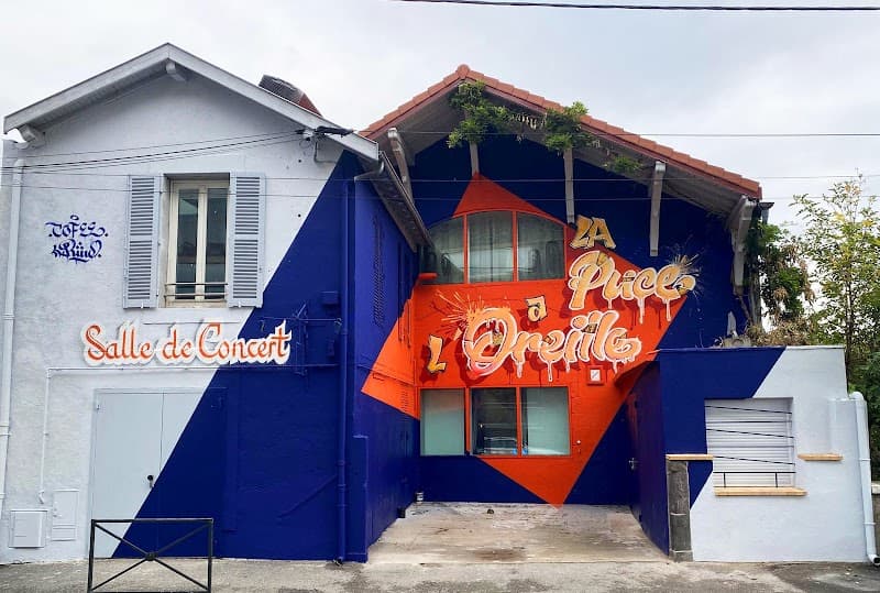 La Puce à l'Oreille