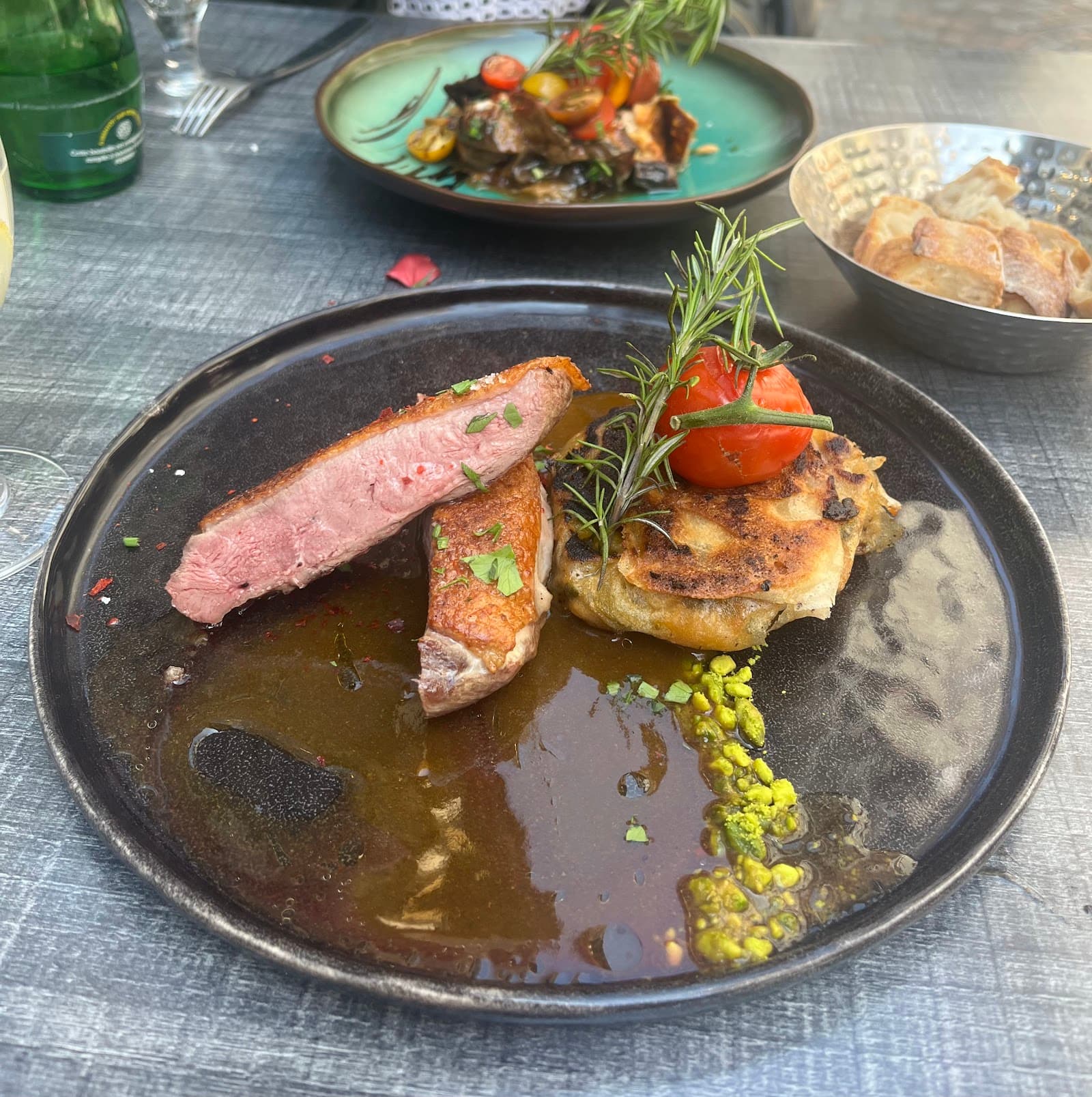 Avenue* Restaurant (5/6)