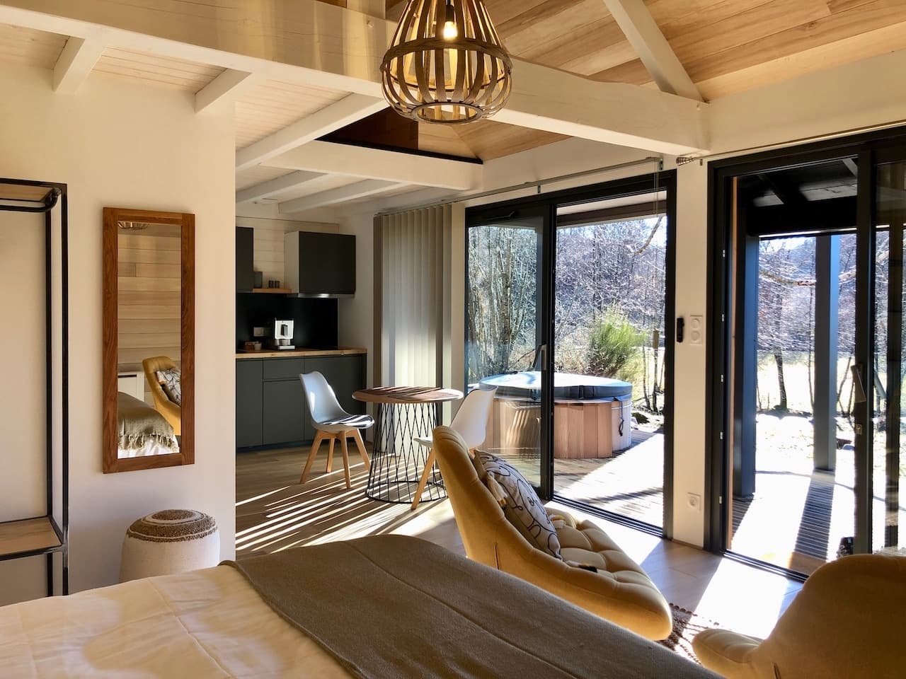 Écrin d'Auvergne insolite : Cabane - Lodge avec Spa Privatif Auvergne (4/6)