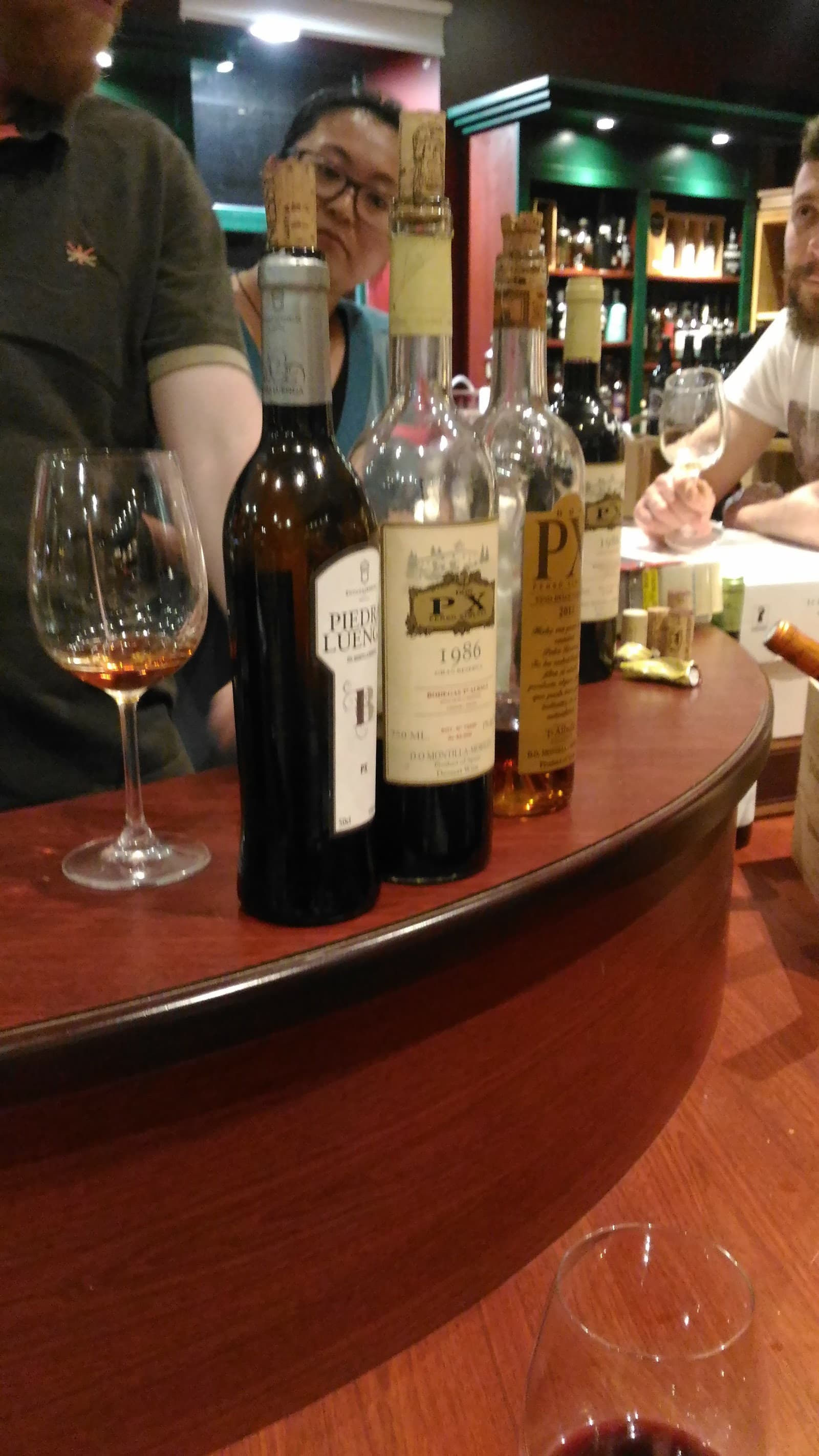 Comptoir du vin et de la truffe