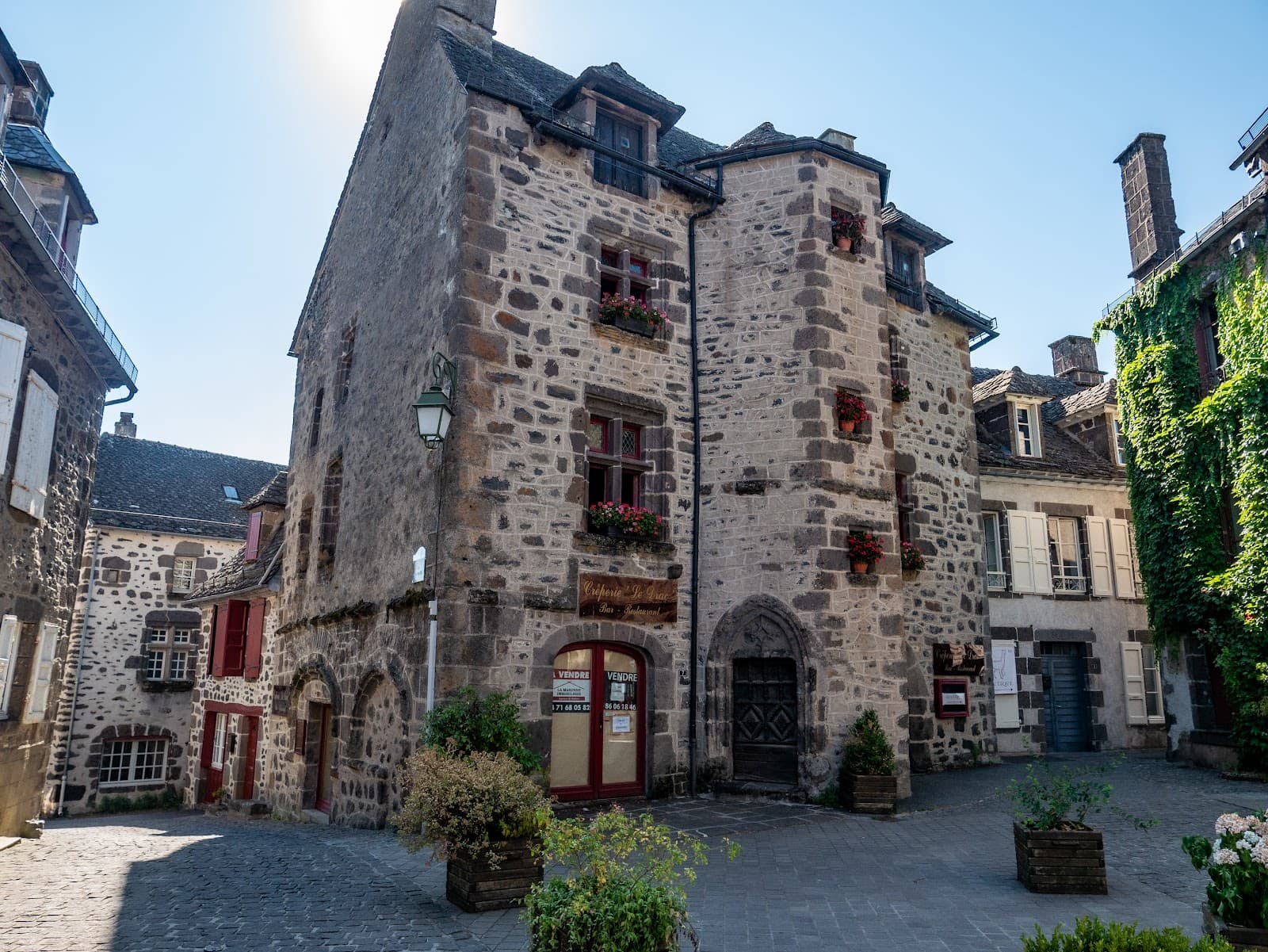 Salers - village médiéval (2/6)