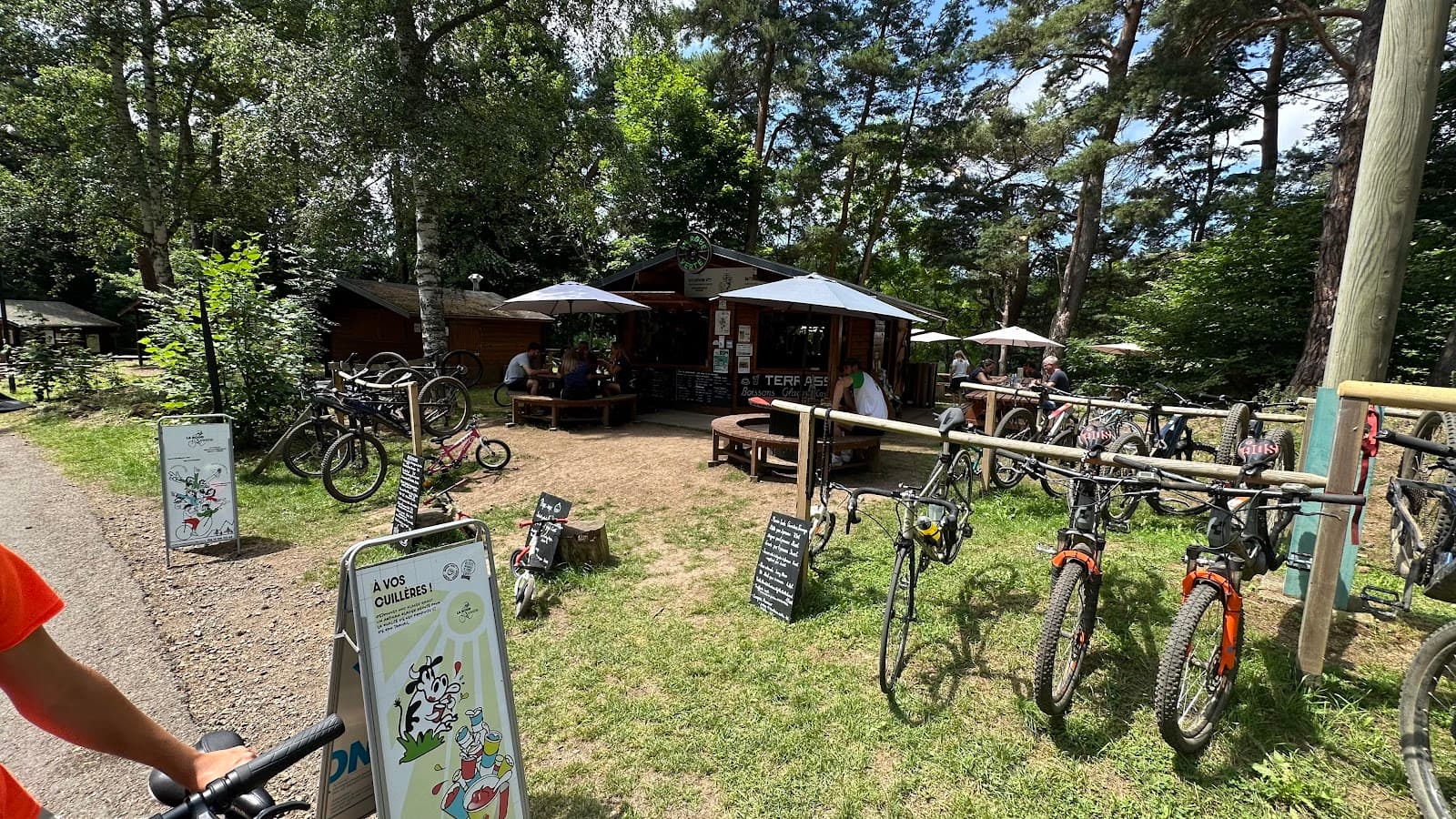 Tour des lacs d'Aydat à vélo (2/6)